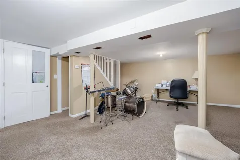 89 Parkside Avenue Miller Place NY 11764