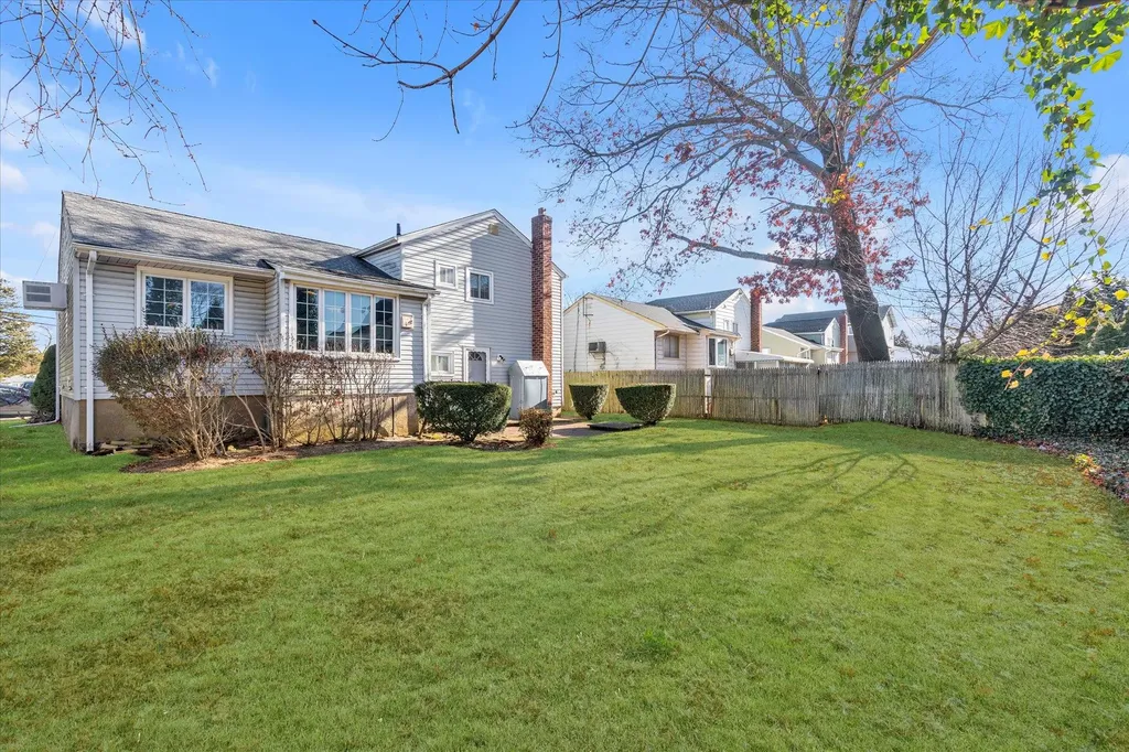 2578 Lefferts Place Bellmore NY 11710