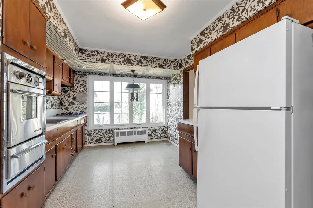2578 Lefferts Place Bellmore NY 11710