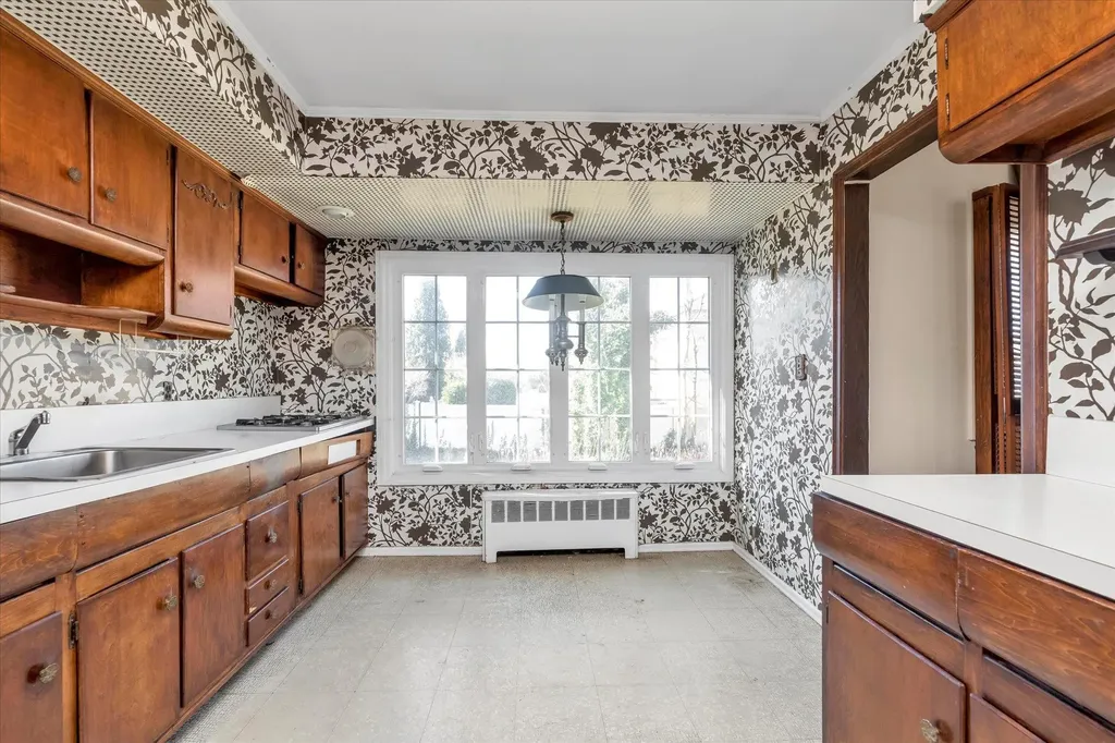 2578 Lefferts Place Bellmore NY 11710