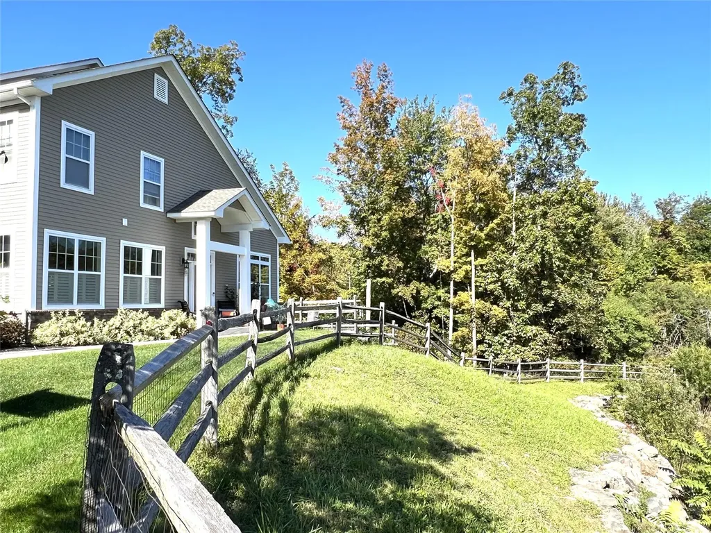 54 Highrose Ridge Way Middletown NY 10940