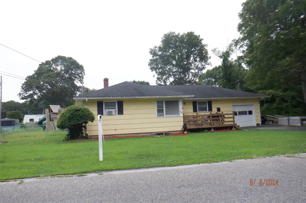 26 Lincoln Avenue Brookhaven NY 11951