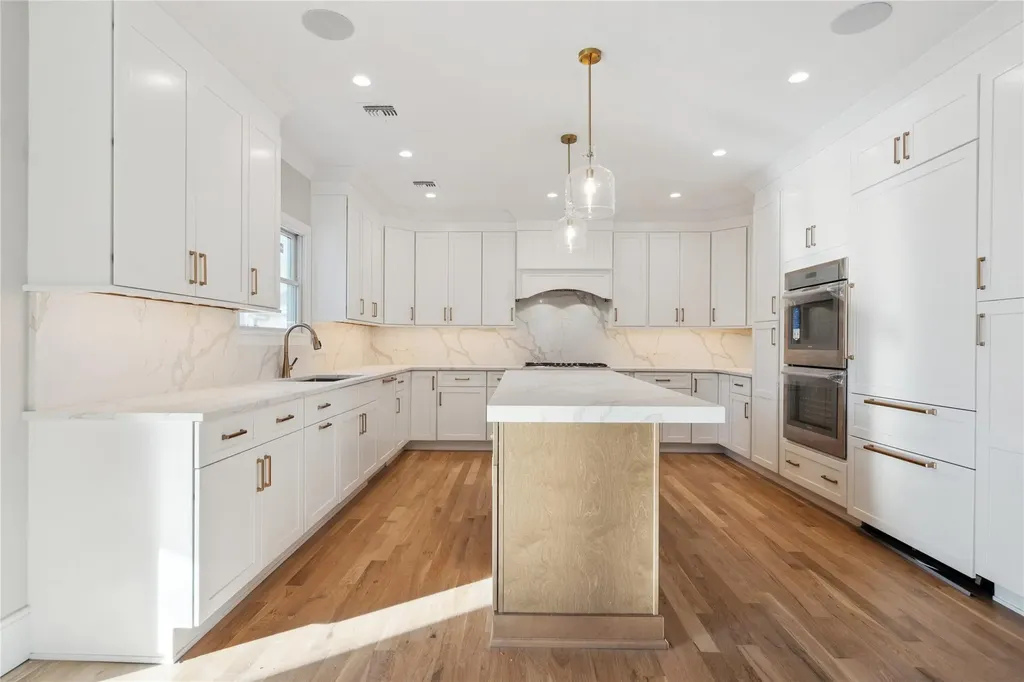 35 Peter Lane Plainview NY 11803