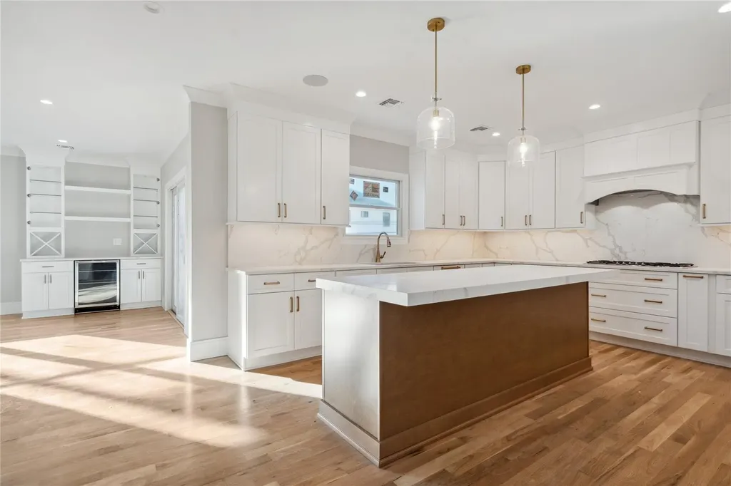 35 Peter Lane Plainview NY 11803