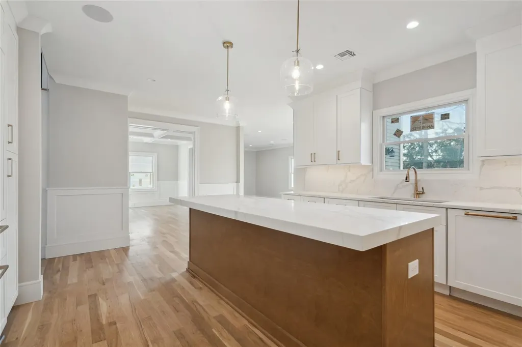35 Peter Lane Plainview NY 11803