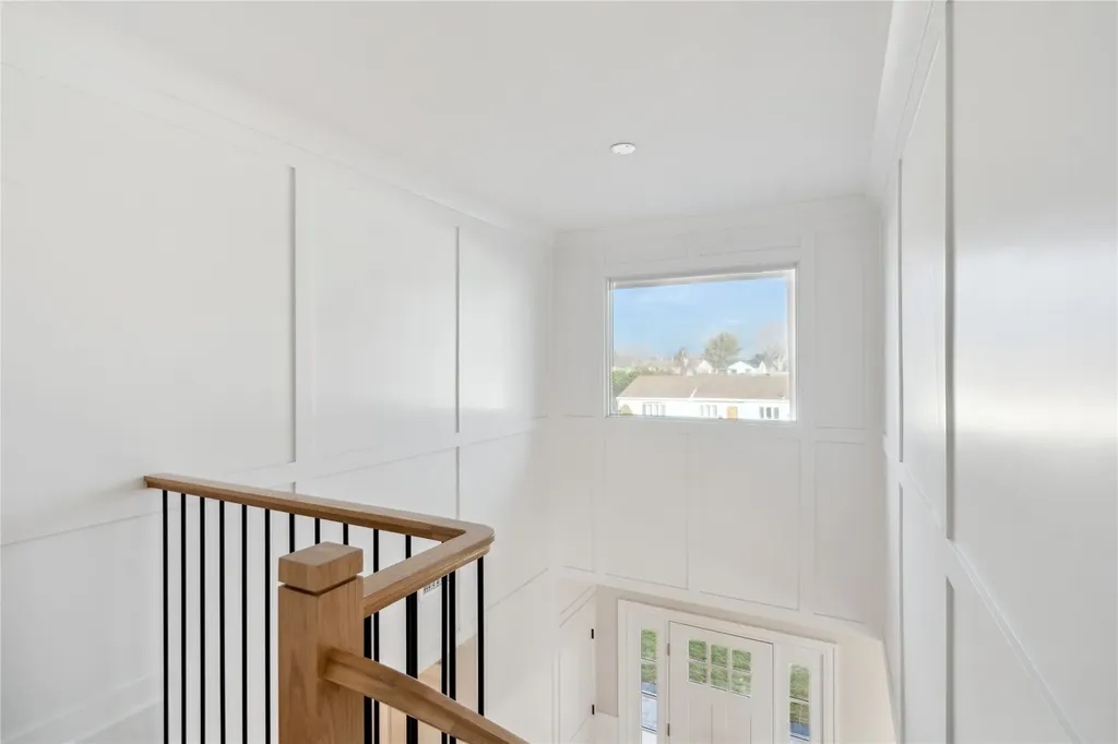 35 Peter Lane Plainview NY 11803