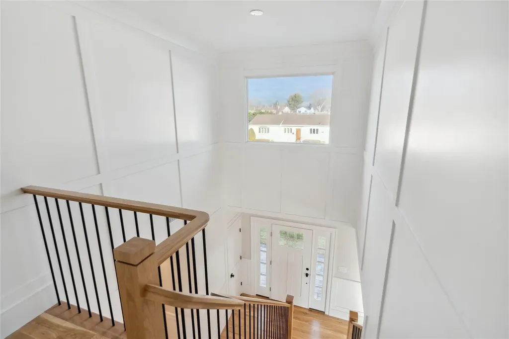 35 Peter Lane Plainview NY 11803