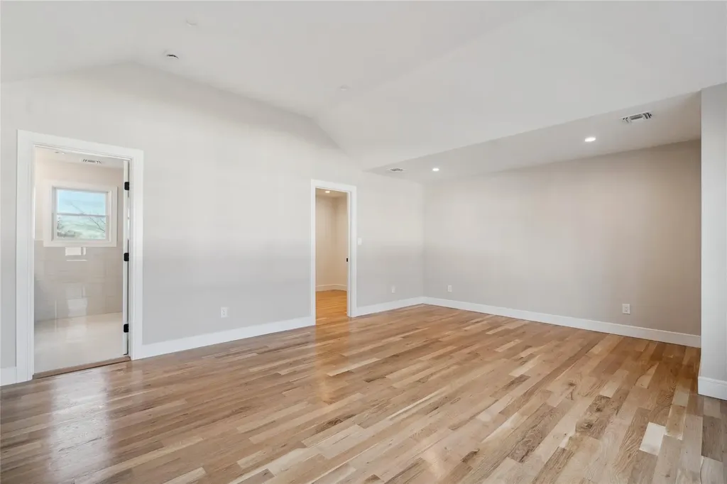 35 Peter Lane Plainview NY 11803