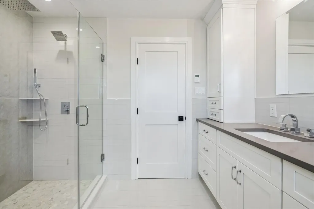 35 Peter Lane Plainview NY 11803