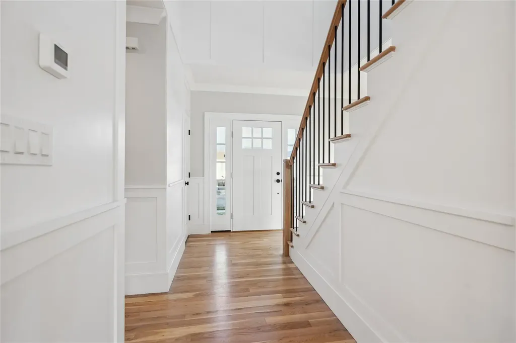 35 Peter Lane Plainview NY 11803