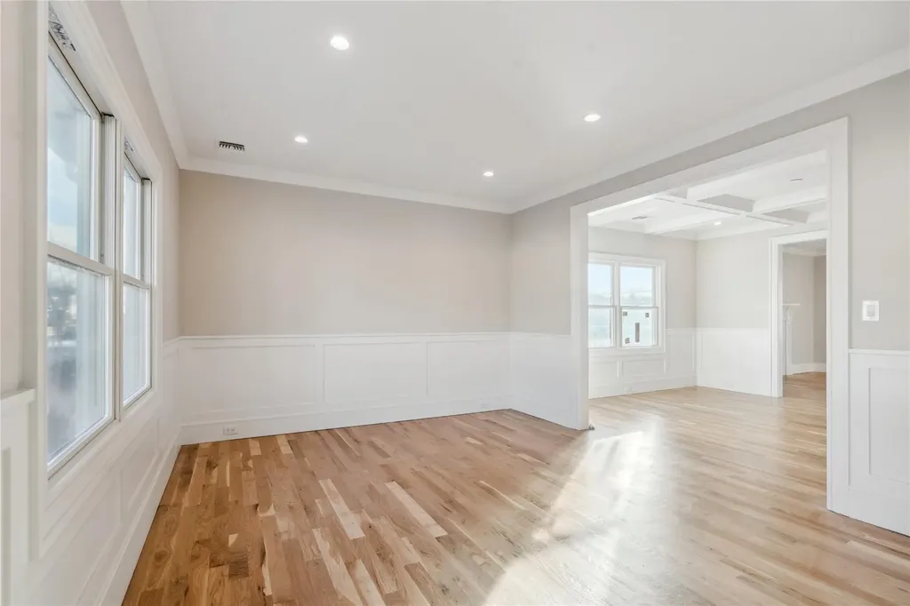 35 Peter Lane Plainview NY 11803