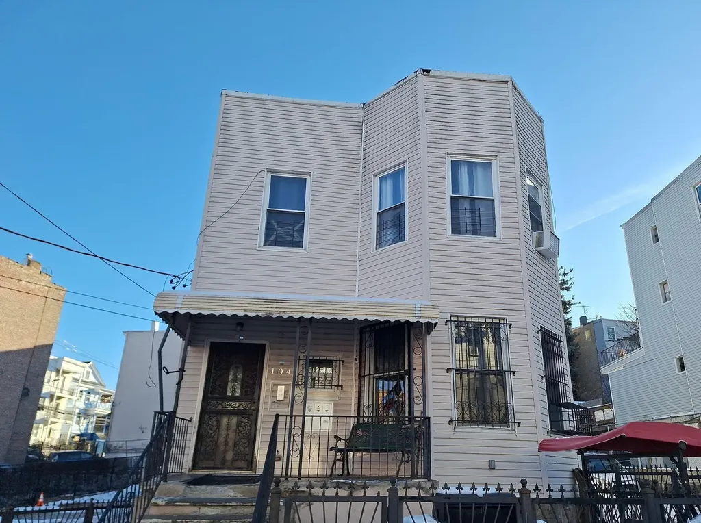 104 Oak Street Yonkers NY 10701