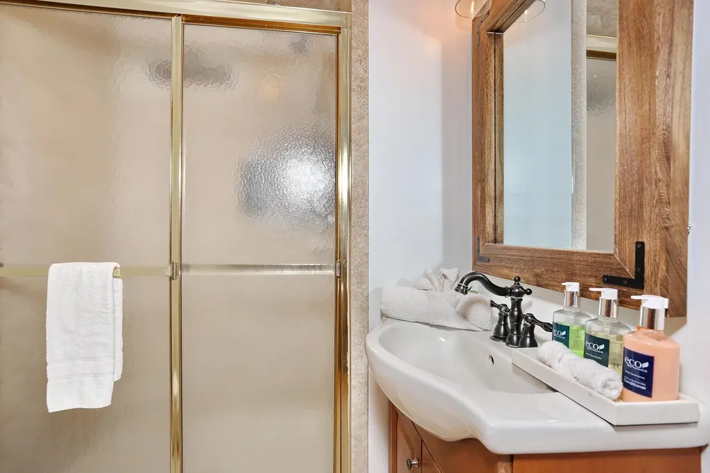 25 Meyer Road Middletown NY 10940