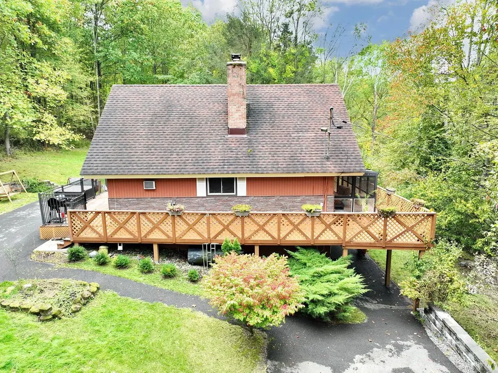 25 Meyer Road Middletown NY 10940