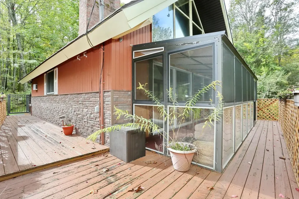 25 Meyer Road Middletown NY 10940