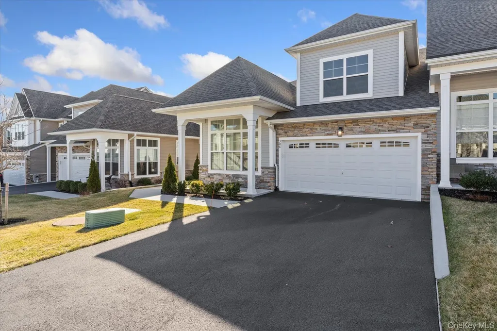 306 Silver Timber Drive Yaphank NY 11980