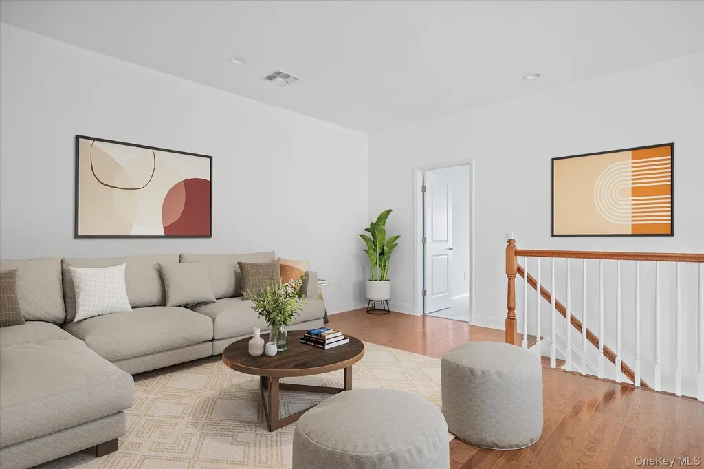 306 Silver Timber Drive Yaphank NY 11980
