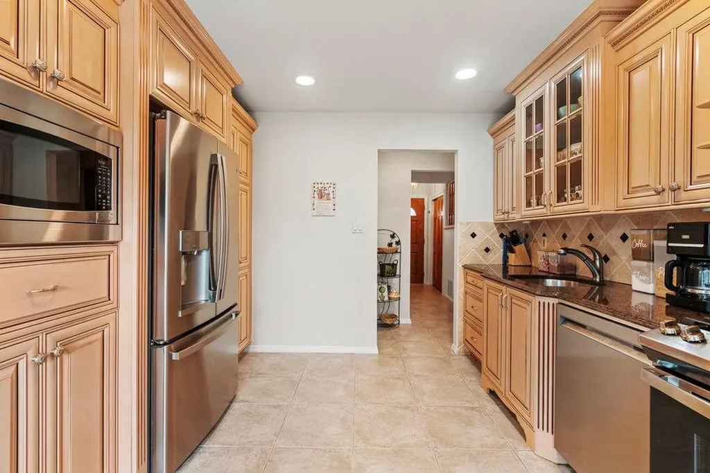 12 Marian Lane Jericho NY 11753