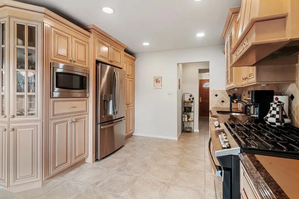 12 Marian Lane Jericho NY 11753
