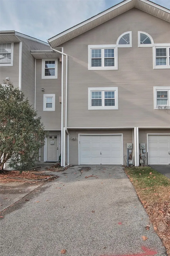 19 Brookside Drive W Harriman NY 10926