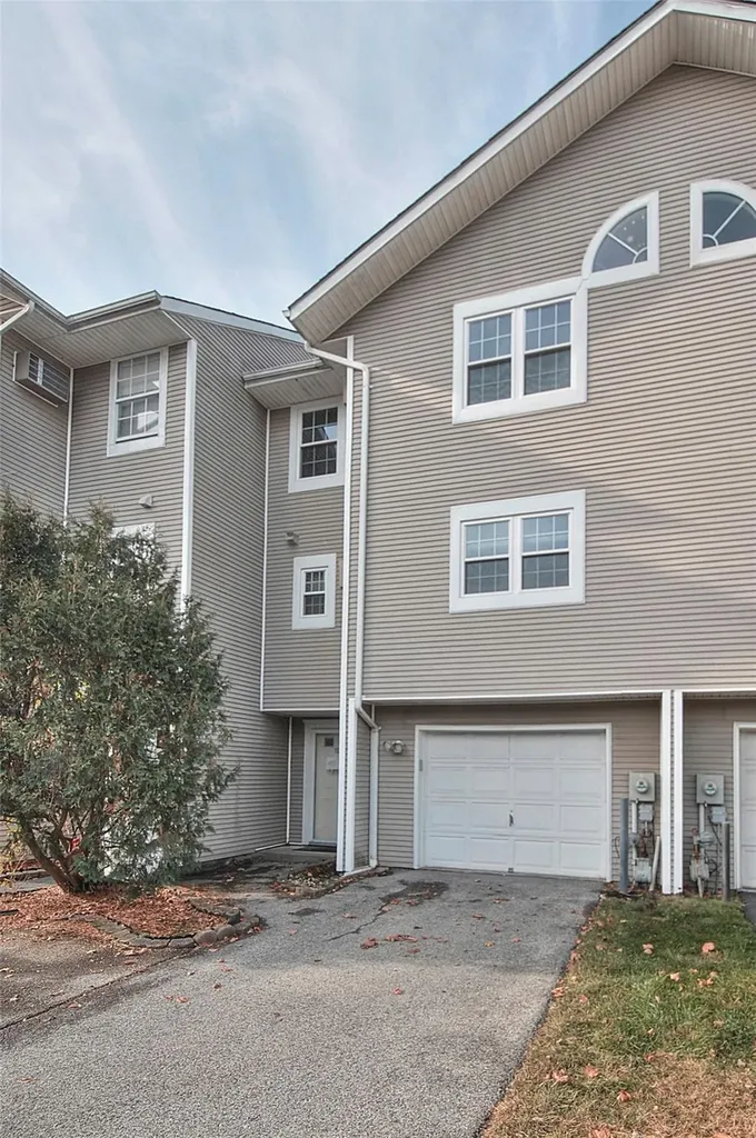 19 Brookside Drive W Harriman NY 10926