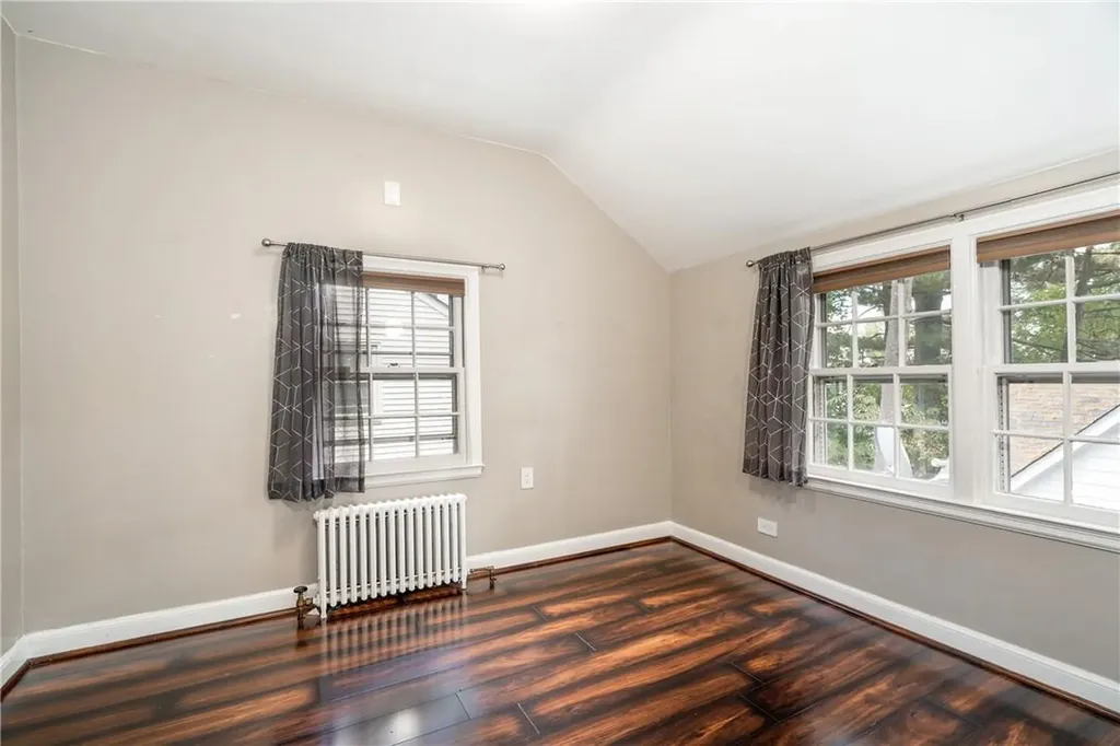 148 Lyons Road Scarsdale NY 10583