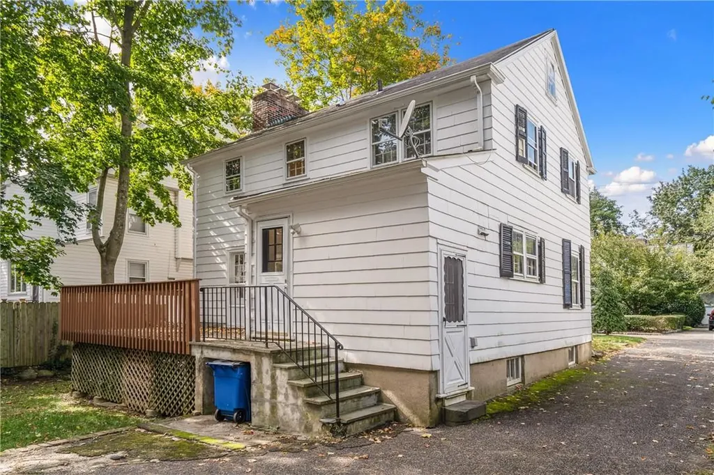 148 Lyons Road Scarsdale NY 10583