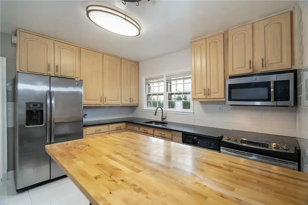 148 Lyons Road Scarsdale NY 10583
