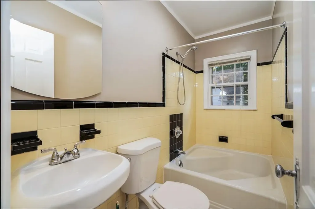 148 Lyons Road Scarsdale NY 10583