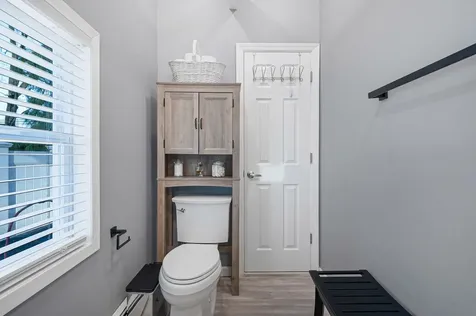 681 East Drive Lindenhurst NY 11757