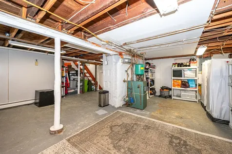 681 East Drive Lindenhurst NY 11757