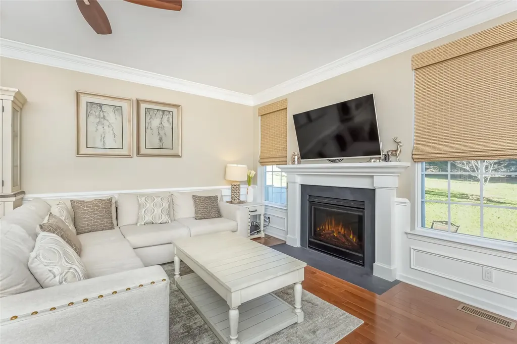 1330 Glastonbury Lane Fishkill NY 12524