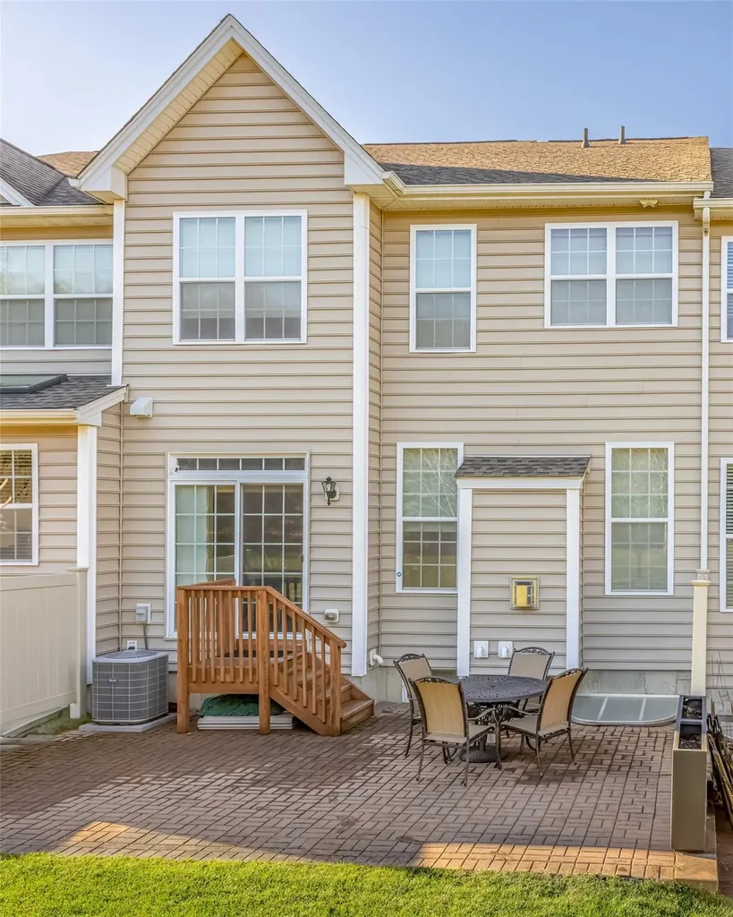 1330 Glastonbury Lane Fishkill NY 12524