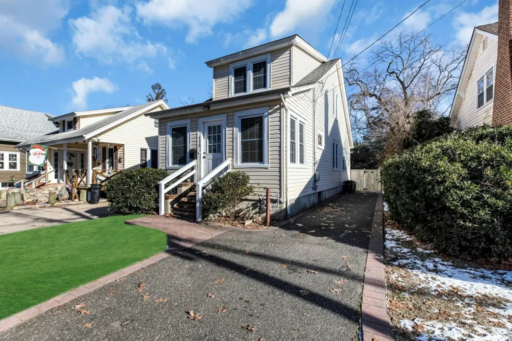 520 Washington Avenue Lindenhurst NY 11757