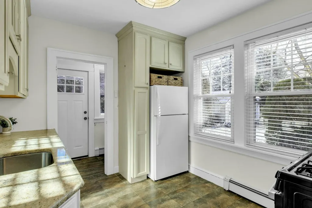 520 Washington Avenue Lindenhurst NY 11757