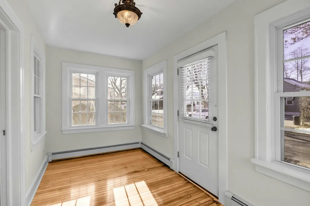 520 Washington Avenue Lindenhurst NY 11757