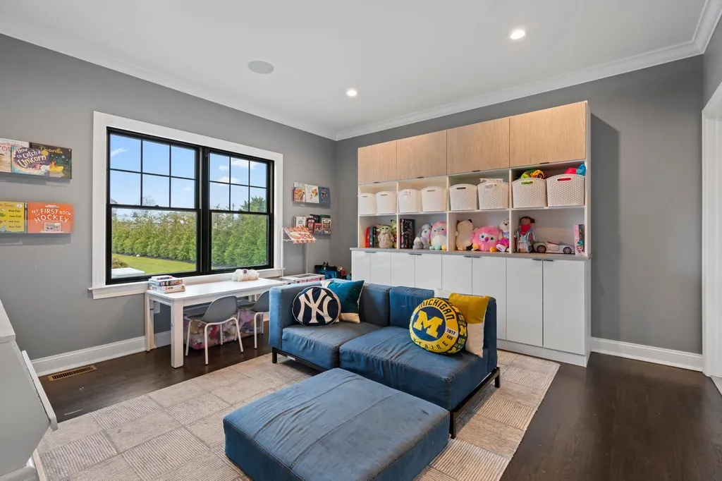 15 Fox Run East Islip NY 11730