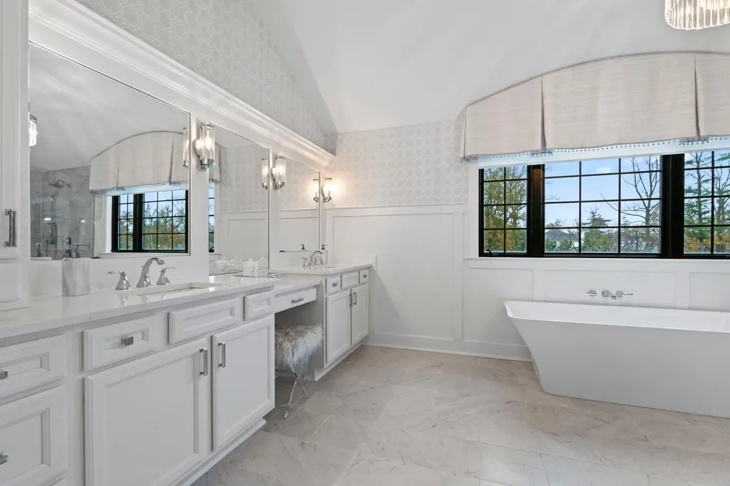 15 Fox Run East Islip NY 11730