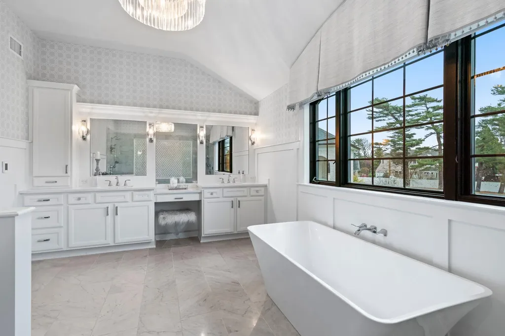 15 Fox Run East Islip NY 11730