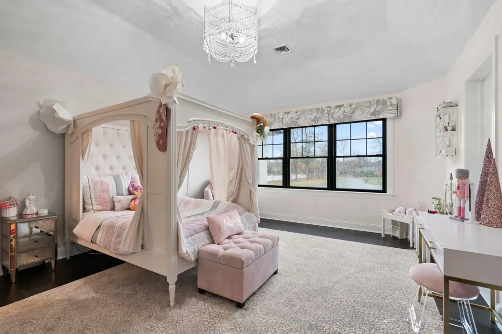 15 Fox Run East Islip NY 11730