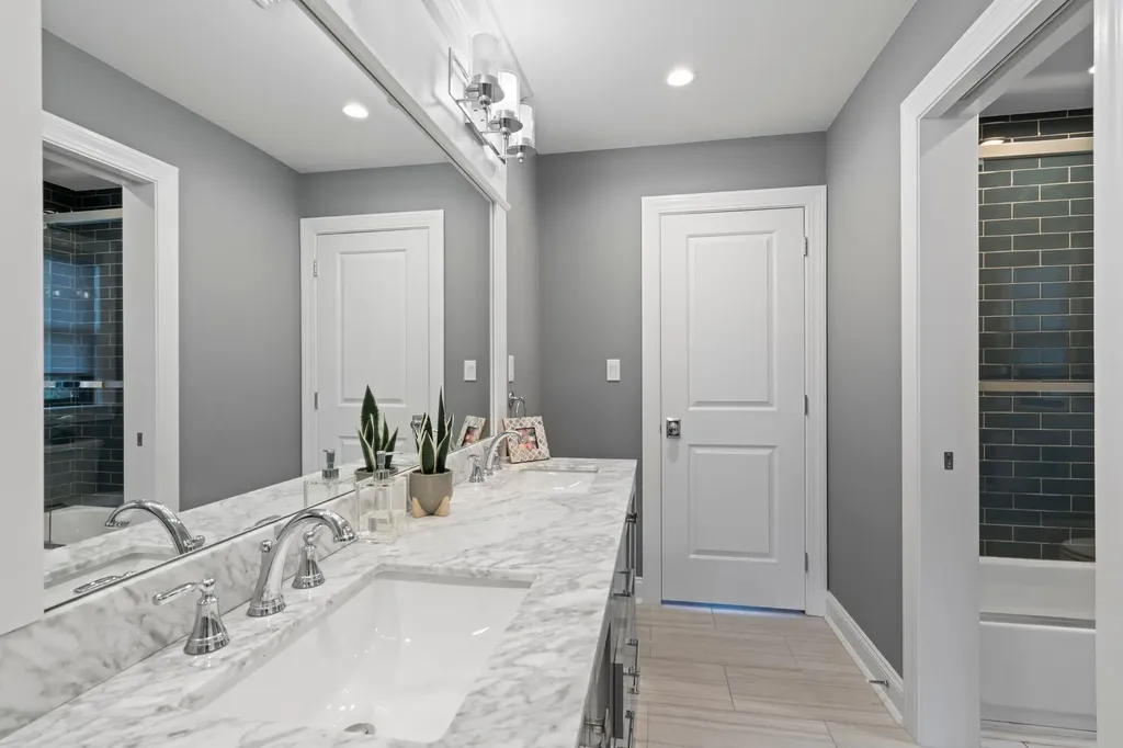 15 Fox Run East Islip NY 11730