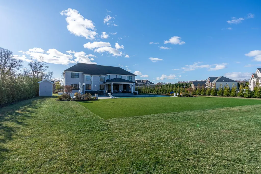 15 Fox Run East Islip NY 11730