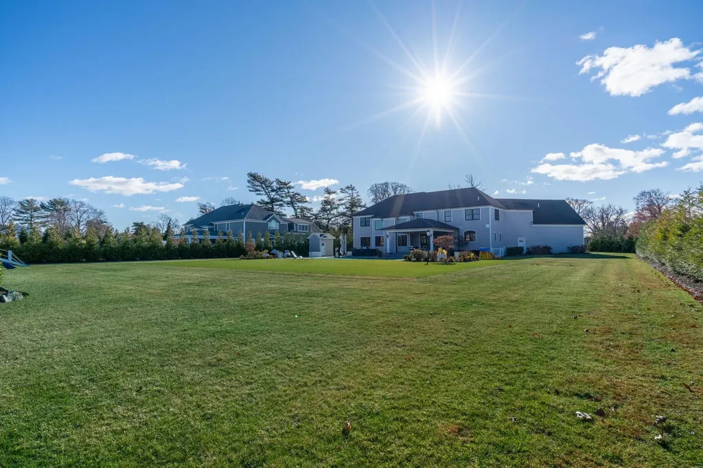15 Fox Run East Islip NY 11730