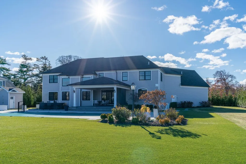 15 Fox Run East Islip NY 11730