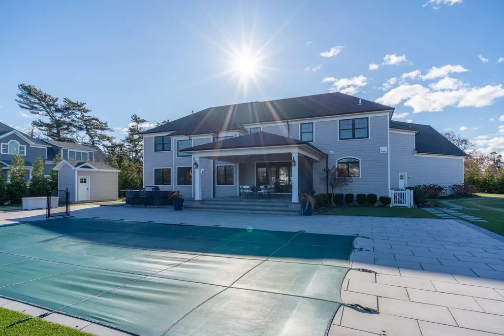 15 Fox Run East Islip NY 11730