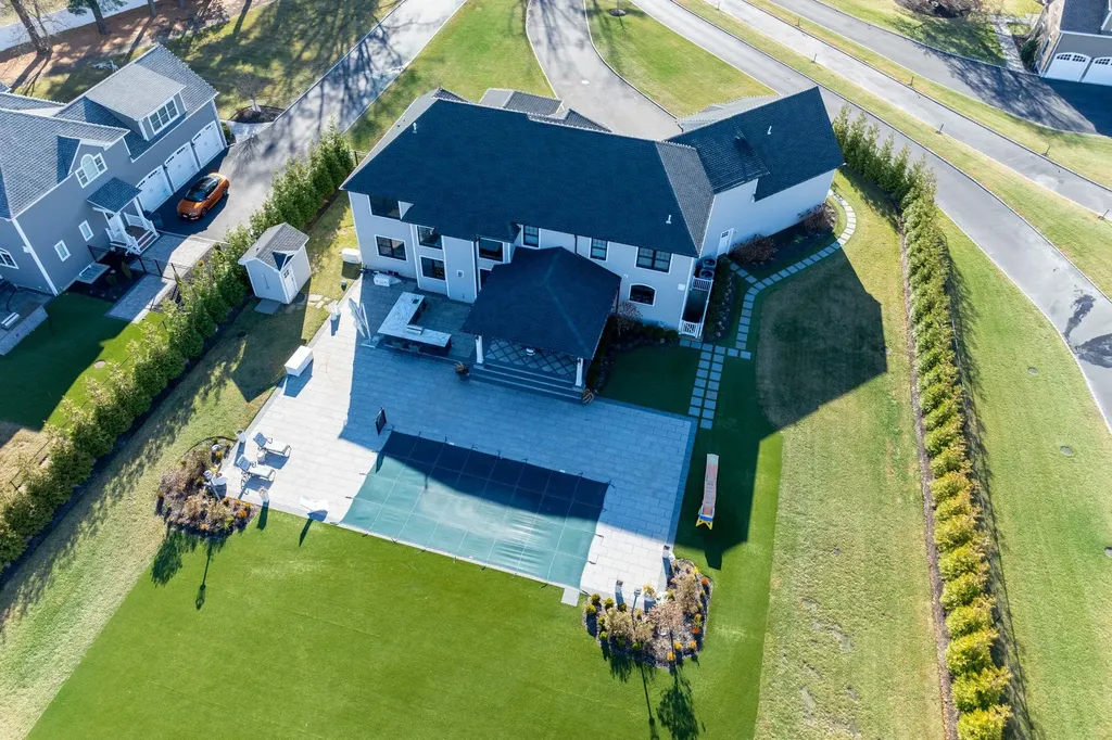 15 Fox Run East Islip NY 11730
