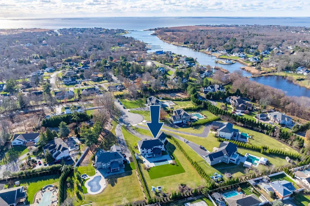 15 Fox Run East Islip NY 11730