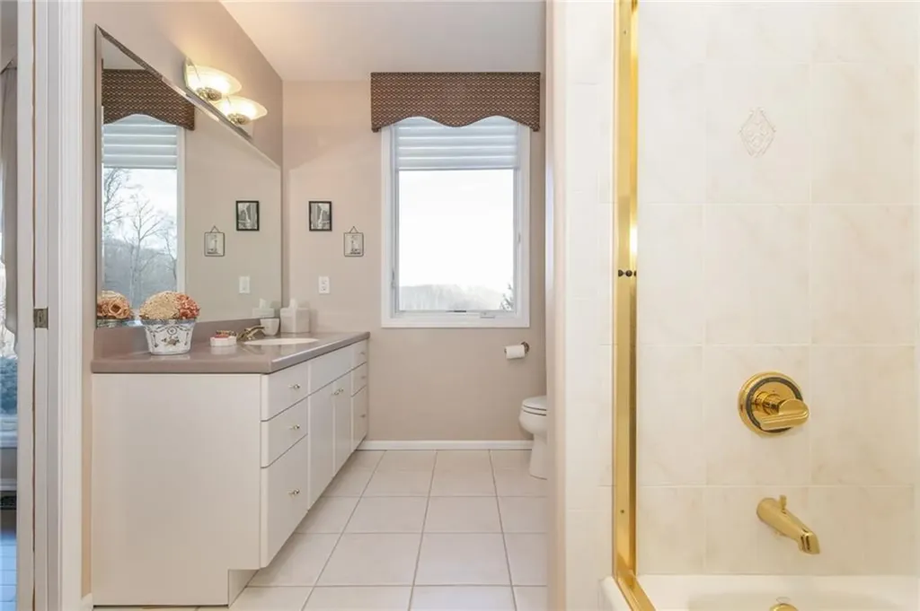 5 Hayes Court Stony Point NY 10980