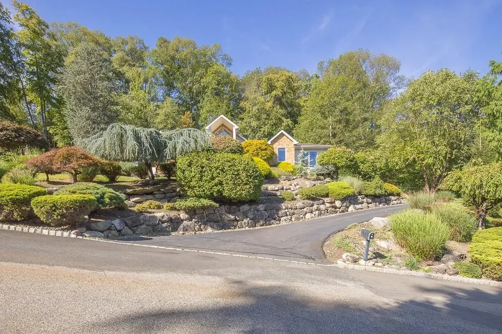 5 Hayes Court Stony Point NY 10980