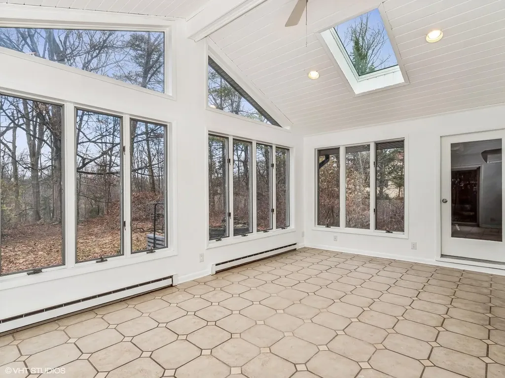 8 Jonathan Lane Poughkeepsie NY 12603